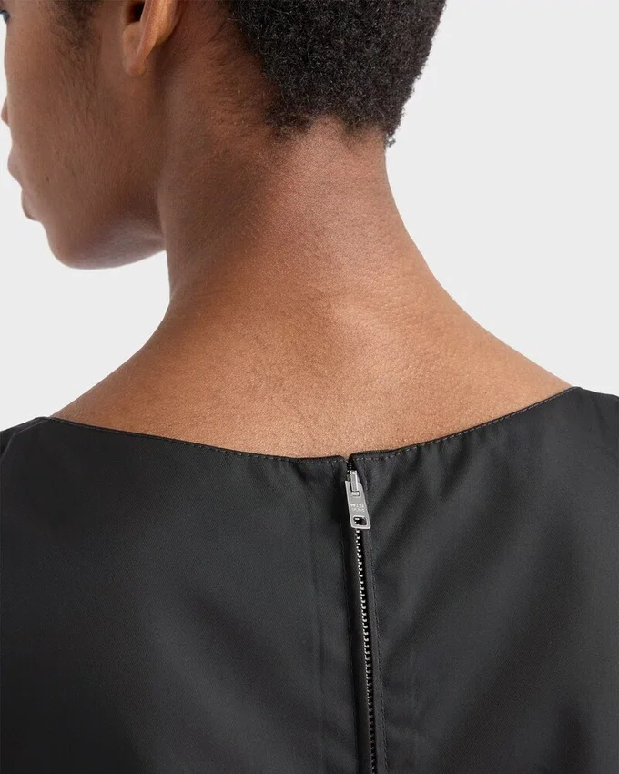 Μίνι φόρεμα από Re-Nylon Μίνι φόρεμα από Re-Nylon