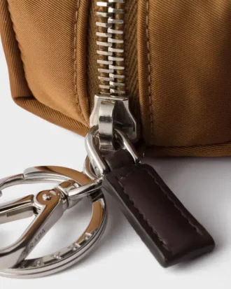 Μίνι θήκη από Re-Nylon και δέρμα