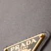 Μίνι τσάντα ώμου από σατέν Μίνι τσάντα ώμου από σατέν