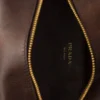 Μίνι τσάντα Prada με χερούλι και δέρμα με παλαιωμένη όψη Μίνι τσάντα Prada με χερούλι και δέρμα με παλαιωμένη όψη