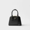 Μίνι τσάντα Prada Pyramid από δέρμα Saffiano Μίνι τσάντα Prada Pyramid από δέρμα Saffiano