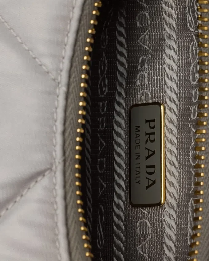 Μίνι τσάντα Prada Re-Edition Quilted Re-Nylon Μίνι τσάντα Prada Re-Edition Quilted Re-Nylon