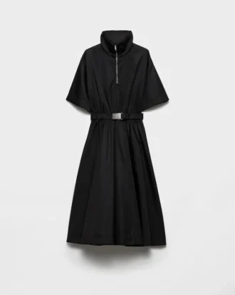 Μίντι φόρεμα με κοντά μανίκια από Re-Nylon Μίντι φόρεμα με κοντά μανίκια από Re-Nylon
