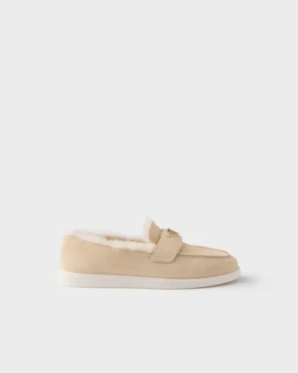 Μοκασίνια από σουέτ και shearling Μοκασίνια από σουέτ και shearling
