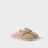 Μούλες από σουέτ και shearling Μούλες από σουέτ και shearling