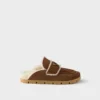 Μούλες από σουέτ και shearling Μούλες από σουέτ και shearling