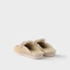 Μούλες από σουέτ και shearling Μούλες από σουέτ και shearling