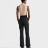 Μπλούζα με γυρισμένο γιακά από Re-Nylon Μπλούζα με γυρισμένο γιακά από Re-Nylon