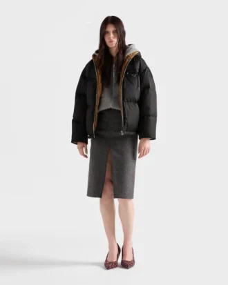 Μπουφάν με πούπουλα από Re-Nylon