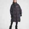 Oversized τεχνικό παλτό από Re-Nylon με πούπουλα Oversized τεχνικό παλτό από Re-Nylon με πούπουλα