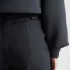 Παντελόνι από ανακυκλωμένο διπλό τζέρσεϊ Παντελόνι από ανακυκλωμένο διπλό τζέρσεϊ