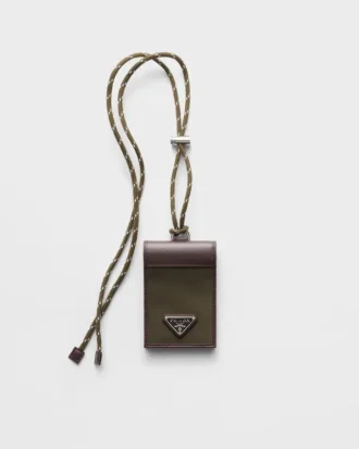 Πορτοφόλι καρτών Prada Speedrock από Re-Nylon και δέρμα με λουράκι
