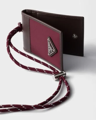 Πορτοφόλι καρτών Prada Speedrock από Re-Nylon και δέρμα με λουράκι