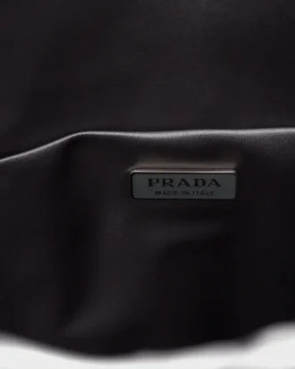 Πορτοφόλι Prada Wish από μετάξι Duchesse Πορτοφόλι Prada Wish από μετάξι Duchesse