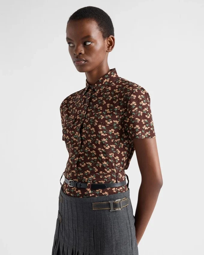 Πουκάμισο με κοντά μανίκια και floral print από ζορζέτ Πουκάμισο με κοντά μανίκια και floral print από ζορζέτ