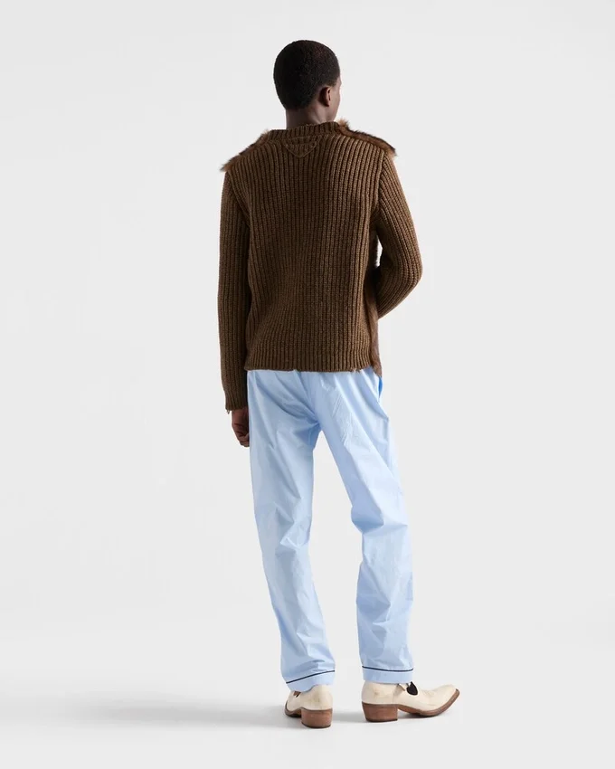 Πουλόβερ από μαλλί και shearling Πουλόβερ από μαλλί και shearling