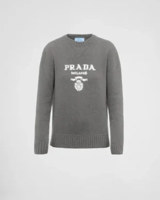 Πουλόβερ με λαιμόκοψη και λογότυπο Prada από κασμίρ και μαλλί