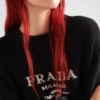 Πουλόβερ με λαιμόκοψη και λογότυπο Prada από κασμίρ και μαλλί Πουλόβερ με λαιμόκοψη και λογότυπο Prada από κασμίρ και μαλλί