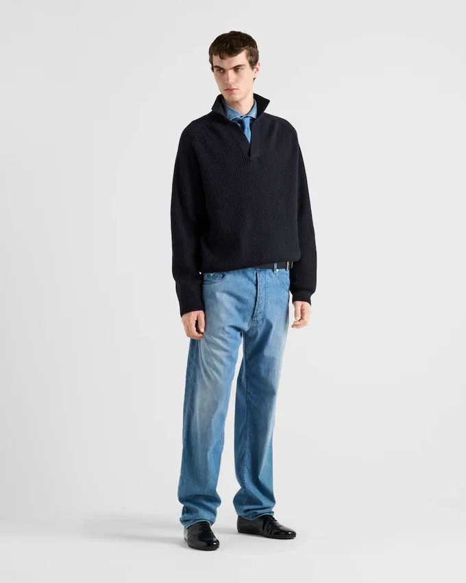 Πουλόβερ πόλο από κασμίρ σε oversized μέγεθος Πουλόβερ πόλο από κασμίρ σε oversized μέγεθος