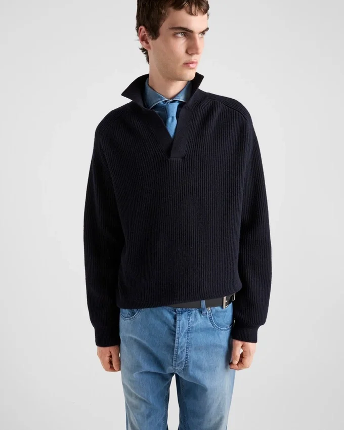 Πουλόβερ πόλο από κασμίρ σε oversized μέγεθος Πουλόβερ πόλο από κασμίρ σε oversized μέγεθος