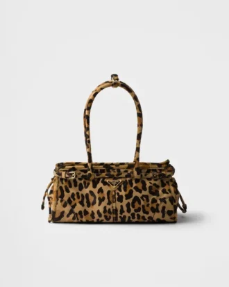 Prada Bonnie Μεσαίου μεγέθους τσάντα από δέρμα με τύπωμα