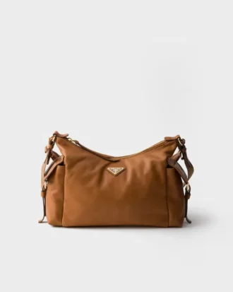 Prada Explore Μεγάλη τσάντα από δέρμα Nappa