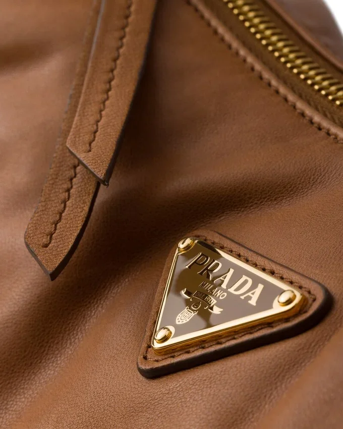 Prada Explore Μεγάλη τσάντα από δέρμα Nappa Prada Explore Μεγάλη τσάντα από δέρμα Nappa