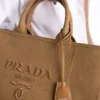 Prada Jardiniare Εξαιρετικά μεγάλη τσάντα από βαμβακερό καμβά Prada Jardiniare Εξαιρετικά μεγάλη τσάντα από βαμβακερό καμβά