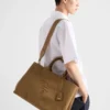 Prada Jardiniare Εξαιρετικά μεγάλη τσάντα από βαμβακερό καμβά Prada Jardiniare Εξαιρετικά μεγάλη τσάντα από βαμβακερό καμβά