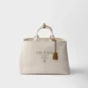 Prada Jardiniare Εξαιρετικά μεγάλη τσάντα tote από μείγμα λινού Prada Jardiniare Εξαιρετικά μεγάλη τσάντα tote από μείγμα λινού