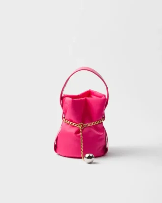 Prada Petit Sac Noir Μίνι τσάντα τύπου μπουκέτο από Re-Nylon και δέρμα Nappa