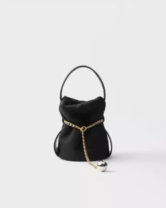 Prada Petit Sac Noir Μίνι τσάντα τύπου μπουκέτο από Re-Nylon και δέρμα Nappa