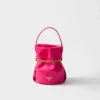 Prada Petit Sac Noir Μίνι τσάντα τύπου μπουκέτο από Re-Nylon και δέρμα Nappa Prada Petit Sac Noir Μίνι τσάντα τύπου μπουκέτο από Re-Nylon και δέρμα Nappa