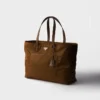 Prada Re-Edition 1978 Μεγάλη τσάντα tote από Re-Nylon και δέρμα Saffiano Prada Re-Edition 1978 Μεγάλη τσάντα tote από Re-Nylon και δέρμα Saffiano