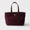 Prada Re-Edition 1978 Μεσαίου μεγέθους τσάντα tote από Re-Nylon και δέρμα Saffiano Prada Re-Edition 1978 Μεσαίου μεγέθους τσάντα tote από Re-Nylon και δέρμα Saffiano