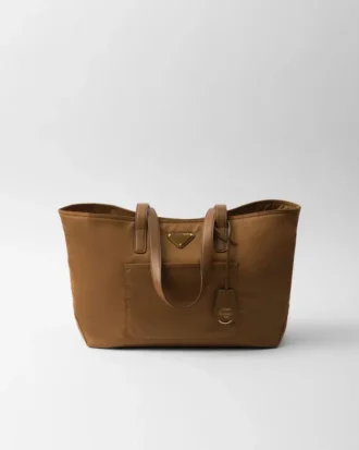 Prada Re-Edition 1978 Μεσαίου μεγέθους τσάντα tote από Re-Nylon και δέρμα Saffiano