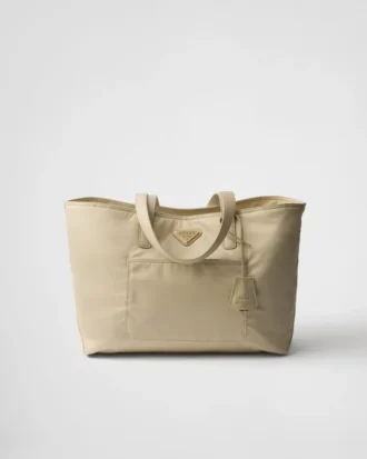 Prada Re-Edition 1978 Μεσαίου μεγέθους τσάντα tote από Re-Nylon και δέρμα Saffiano
