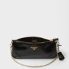 Prada Re-Edition 2002 Μεσαίου Μεγέθους Δερμάτινη Τσάντα Ώμου Prada Re-Edition 2002 Μεσαίου Μεγέθους Δερμάτινη Τσάντα Ώμου