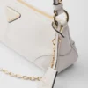 Prada Re-Edition 2002 Μεσαίου Μεγέθους Δερμάτινη Τσάντα Ώμου Prada Re-Edition 2002 Μεσαίου Μεγέθους Δερμάτινη Τσάντα Ώμου