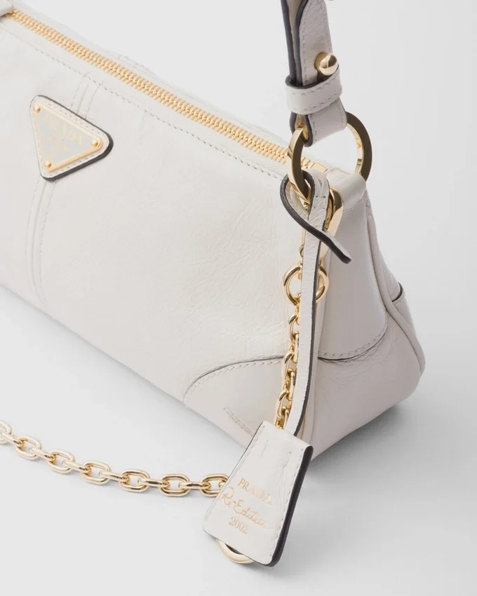 Prada Re-Edition 2002 Μεσαίου Μεγέθους Δερμάτινη Τσάντα Ώμου Prada Re-Edition 2002 Μεσαίου Μεγέθους Δερμάτινη Τσάντα Ώμου