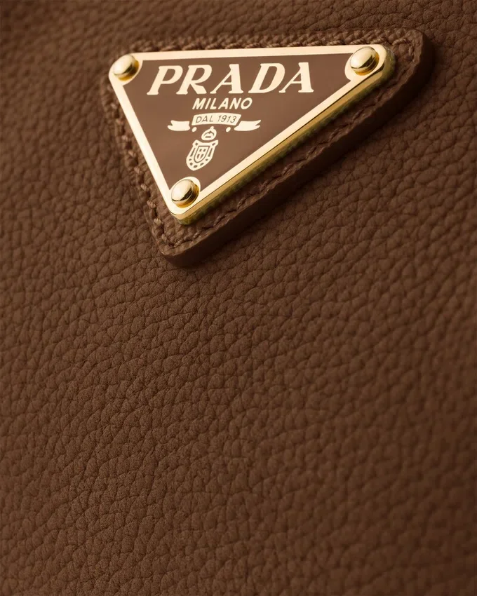 Prada Re-Edition 2005 Μίνι τσάντα από δέρμα Nubuck και Saffiano Prada Re-Edition 2005 Μίνι τσάντα από δέρμα Nubuck και Saffiano