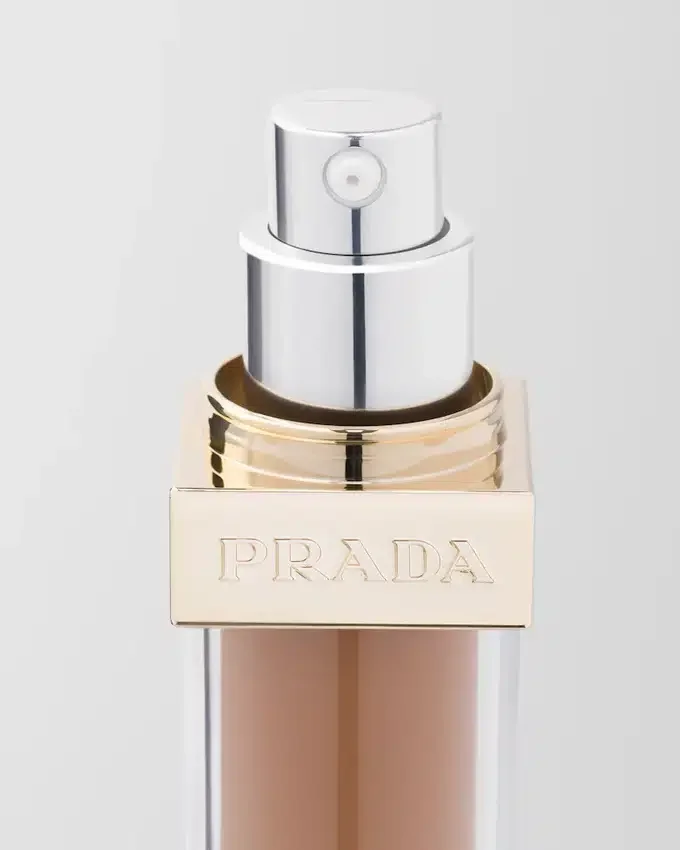 Prada Reveal Skin Optimizing Foundation – Dn70 – Σκούρο ουδέτερο Prada Reveal Skin Optimizing Foundation – Dn70 – Σκούρο ουδέτερο