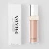 Prada Reveal Skin Optimizing Foundation – Mn60 – Μεσαίο ουδέτερο Prada Reveal Skin Optimizing Foundation – Mn60 – Μεσαίο ουδέτερο
