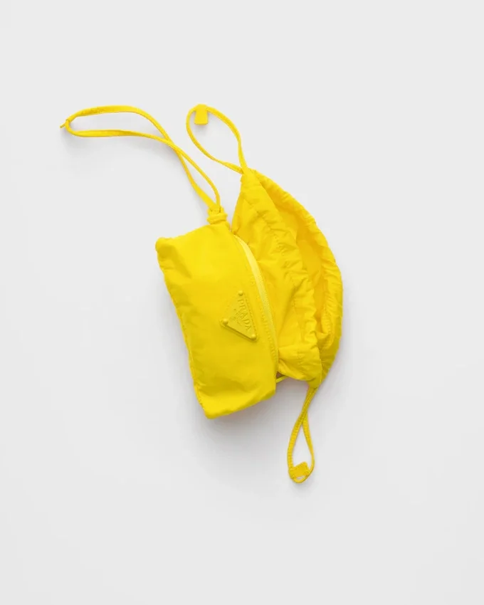 Πτυσσόμενη θήκη από Re-Nylon Πτυσσόμενη θήκη από Re-Nylon