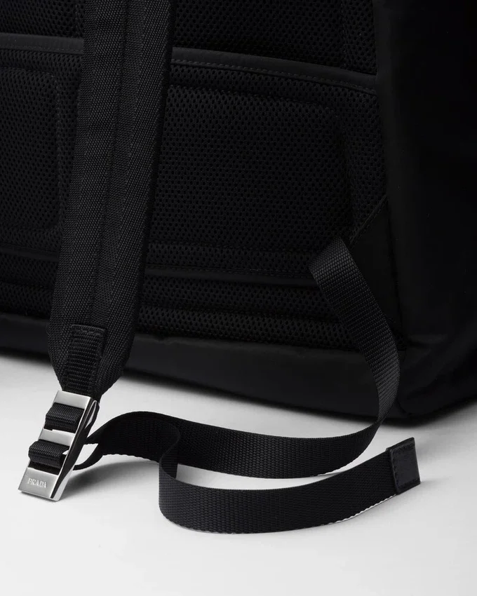 Σακίδιο πλάτης από Re-Nylon και δέρμα Σακίδιο πλάτης από Re-Nylon και δέρμα