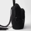 Σακίδιο πλάτης από Re-Nylon και δέρμα Saffiano Σακίδιο πλάτης από Re-Nylon και δέρμα Saffiano