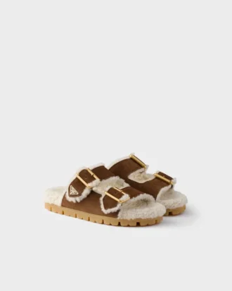 Σανδάλια από σουέτ και shearling Σανδάλια από σουέτ και shearling