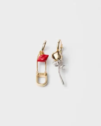 Σκουλαρίκια από εμαγιέ μέταλλο