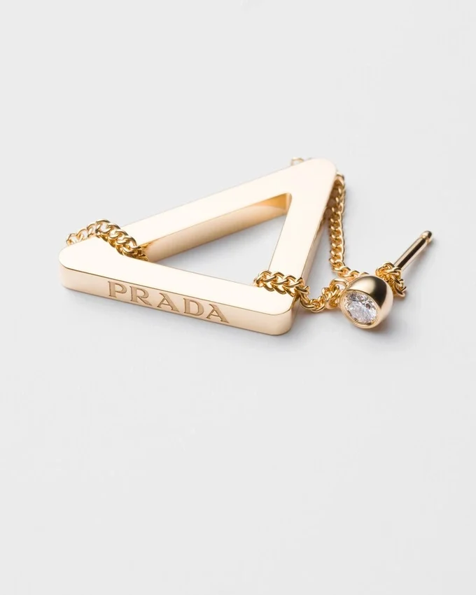 Σκουλαρίκια Eternal Gold Cut-Out Drop σε κίτρινο χρυσό με διαμάντια Σκουλαρίκια Eternal Gold Cut-Out Drop σε κίτρινο χρυσό με διαμάντια