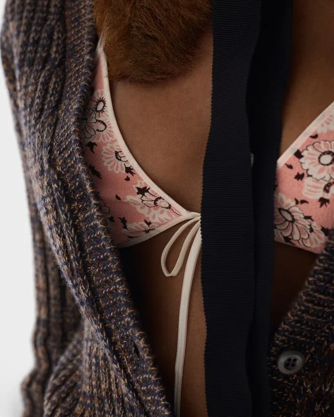 Σουτιέν από ζορζέτα με floral print Σουτιέν από ζορζέτα με floral print